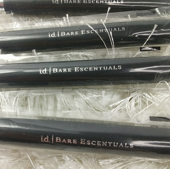 5 for $ 25  ID Bare Escentuals Flathead brush - Picture 3 of 4